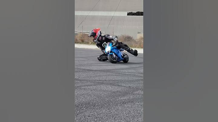🧐 MINI #MOTORCYCLE TRAINING THOSE BIKES ARE SMALL! #shorts
