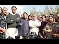 قومی اسمبلی کے باہر پاکستان تحریک انصاف کے مرکزی رہنماؤں کی میڈیا سے گفتگو