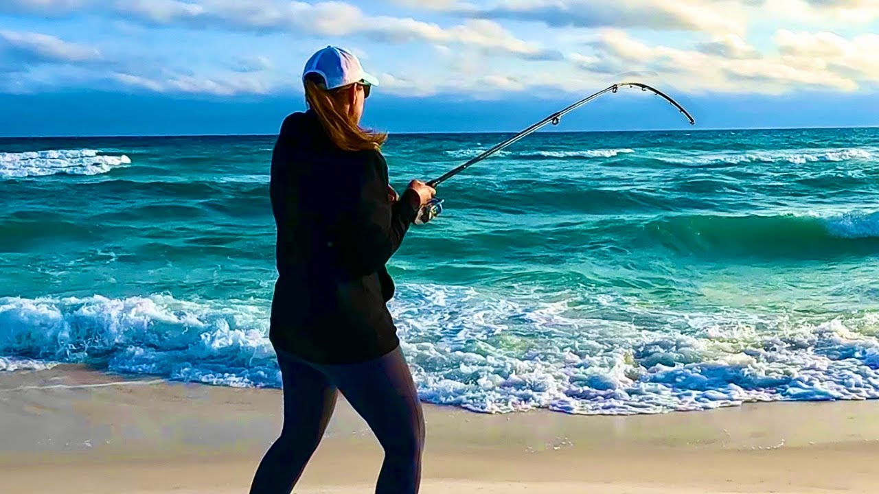 GIRL SIGHT FISHING PENSACOLA BEACH!