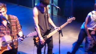 Download Lagu 5 Seconds of Summer - Out Of My Limit - Milan, 3 April 2014 MP3