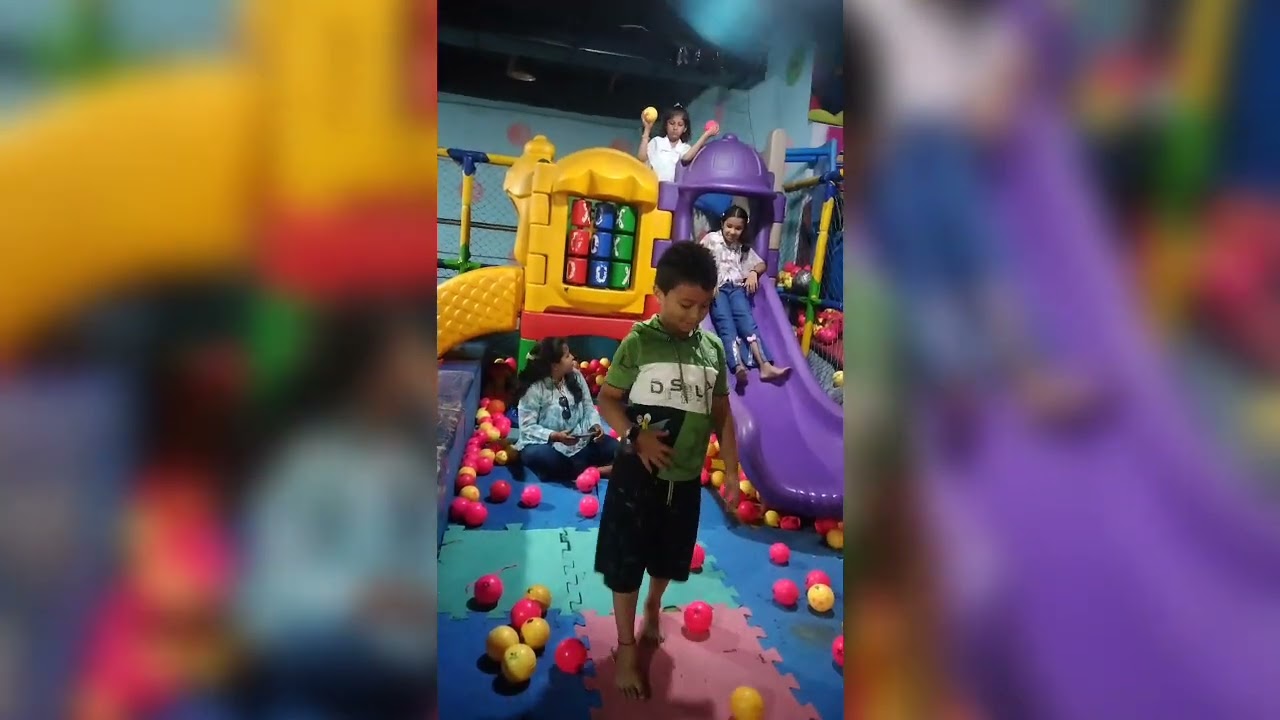 my first vlog going to shopprix mall in meerut with my family 😘🧿🧿