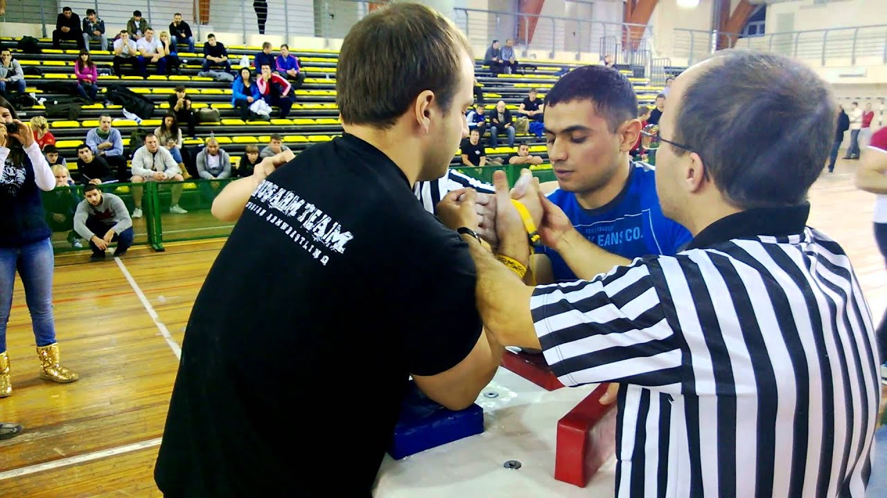 Матюшенко - Акперов, Новогодний 2012, армрестлинг - YouTube