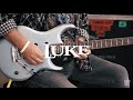 Steve lukather demos his ernie ball music man luke electric guitar