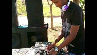 Villager  emtee Roll Up 2k16 Remix