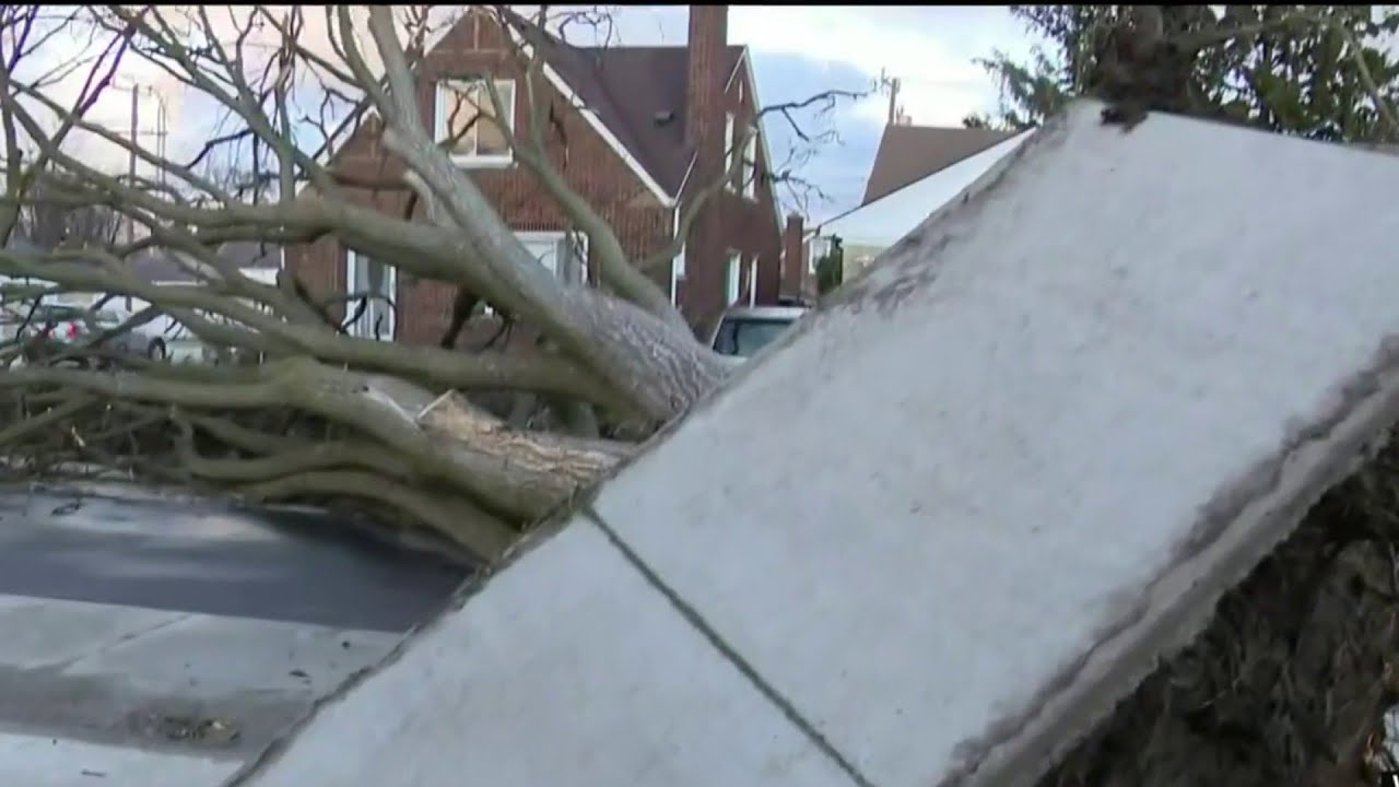 Crews try to restore power to residents throughout Metro Detroit - YouTube