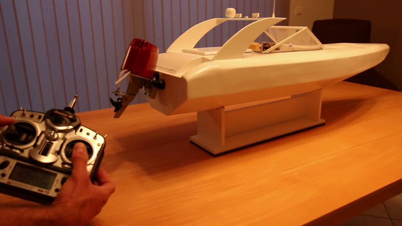 Nikko - Remote-controlled racing boat – La Ribouldingue