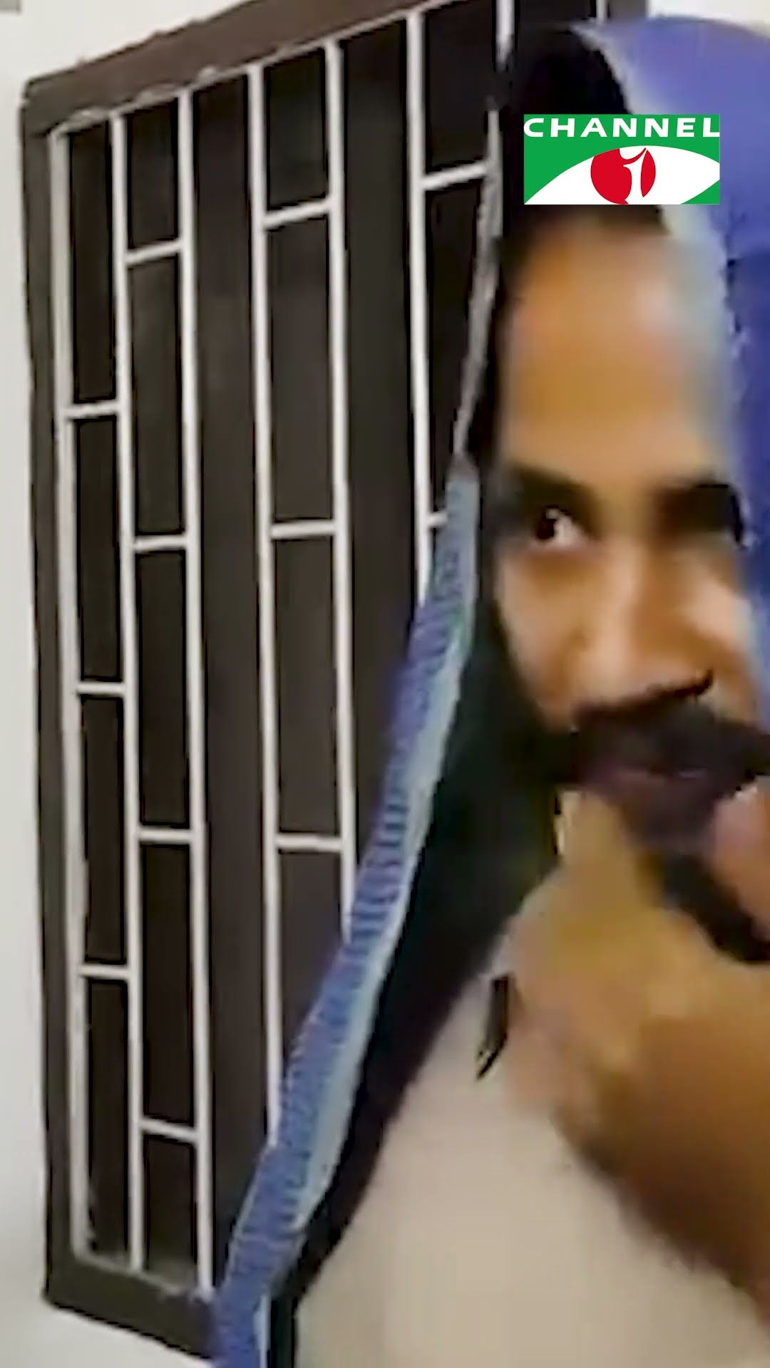 রাতের বেলা জাবির মহিলা হলে ঢুকে গেল বহিরাগত যুবক | Channel i Tv