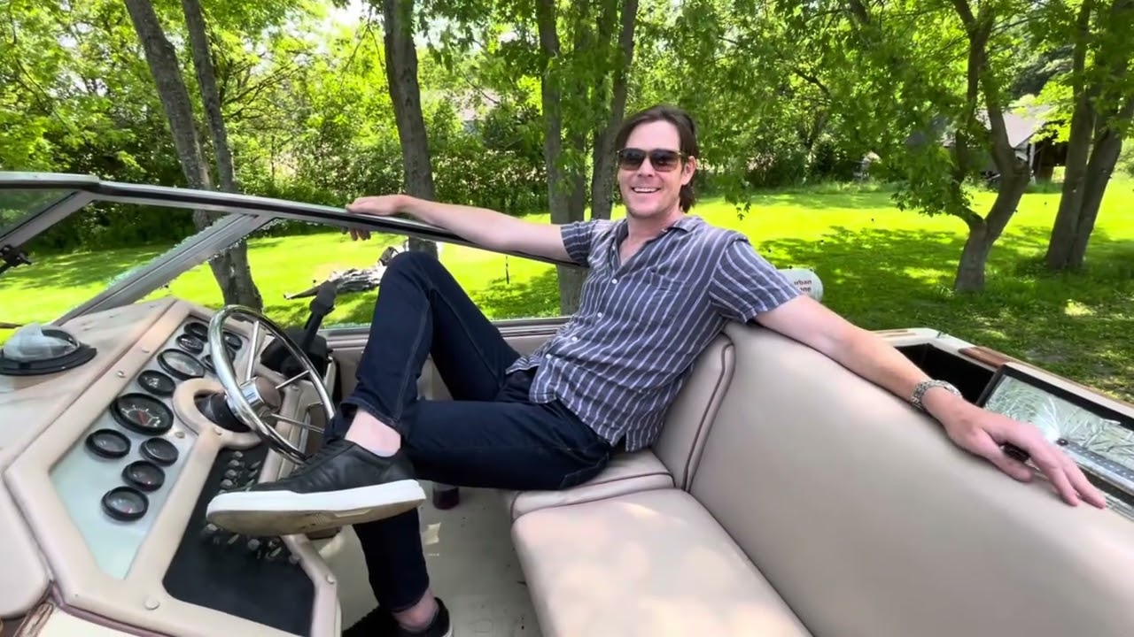 Два парня, одна лодка и один подозрительный продавец | Проект Sea Ray 270: ремонт старого Sea Ray