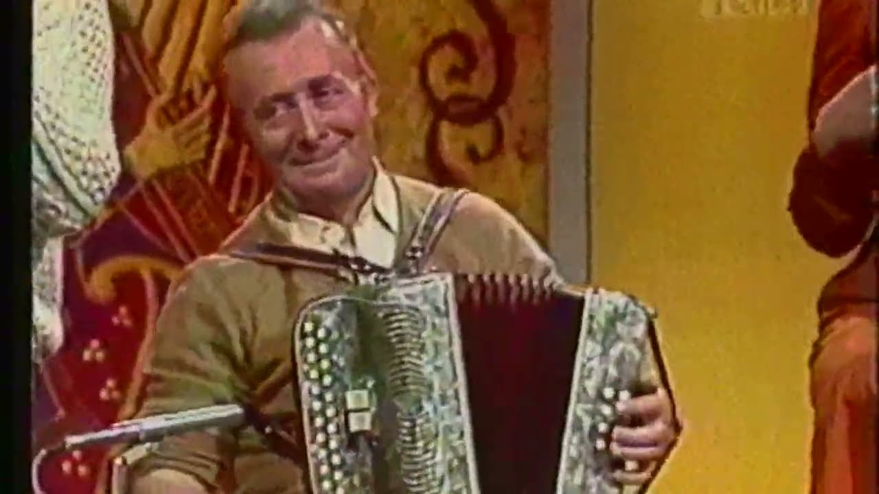 Paddy O'Brien Accordion. Siar an Bóthar (Come West along the Road)