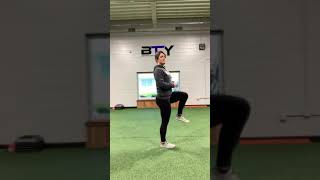 Single Leg Deadlift With Stride Pause At Each End