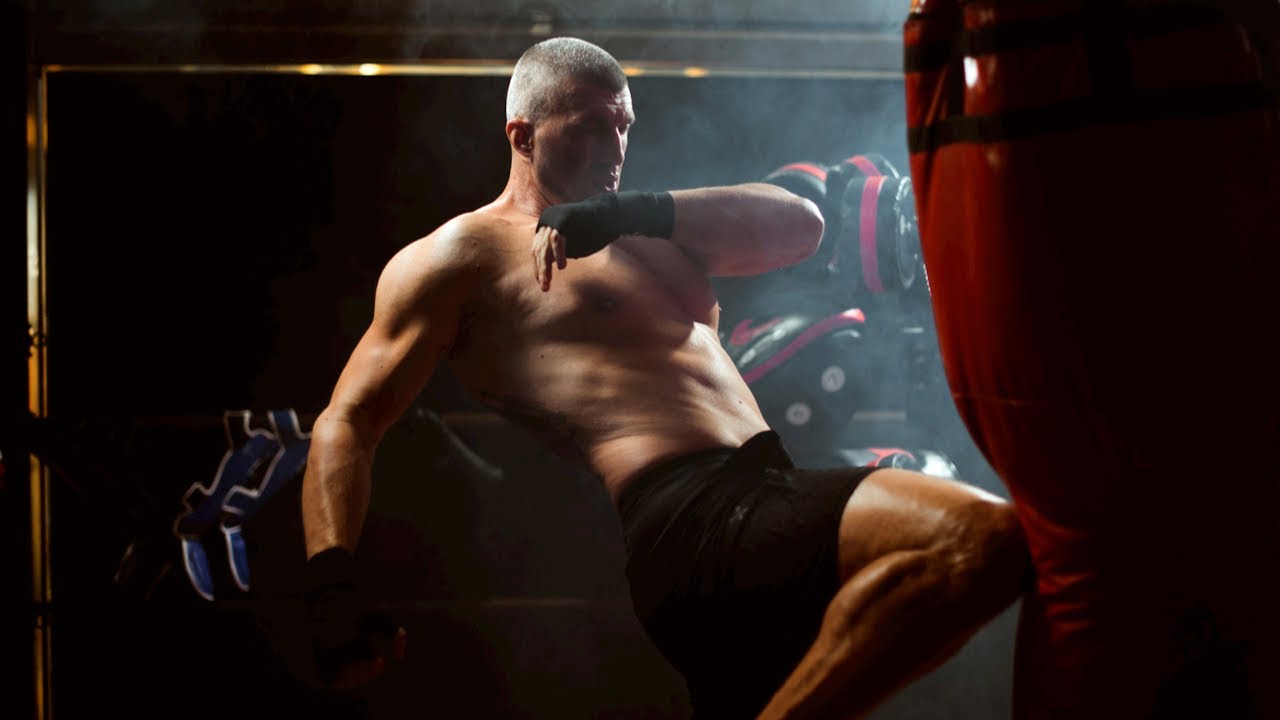 Learn the basics of kickboxing ( jabs and straights ) episode 1 YouTube