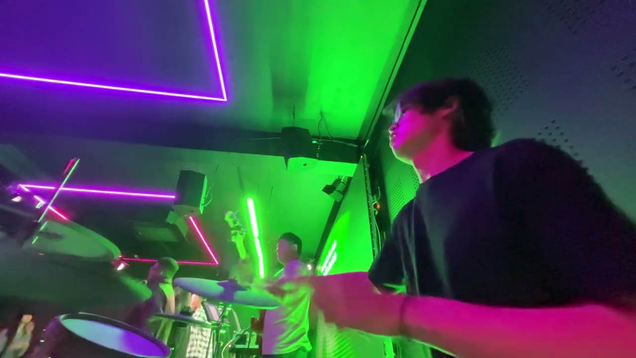 Langit dan Bumi Pujilah Tuhan - Undvd Nights Jakarta - Drumcam