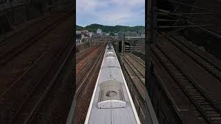 【屋根を見よう〜roof view】〜221系電車4両編成〜京都東山跨線橋にてチラ見〜ジョイント音を添えて〜