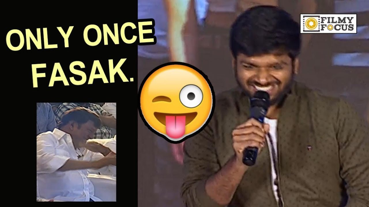 Anil Ravipudi Fun with Rajendra Prasad : Fasak Video @F2 Movie Pre Release Event - Filmyfocus.com