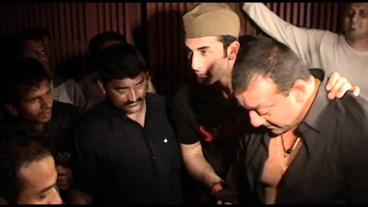 Drunk Sanjay Dutt caught Abusing and Fighting