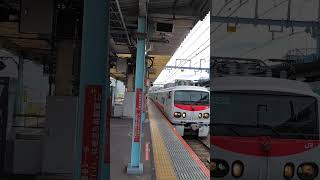 取手駅を発車するJR東日本・EAST-i