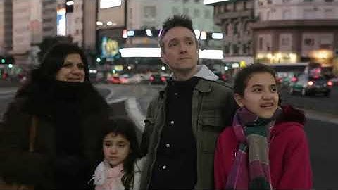 Navigate A2 Coursebook-video Menna Family