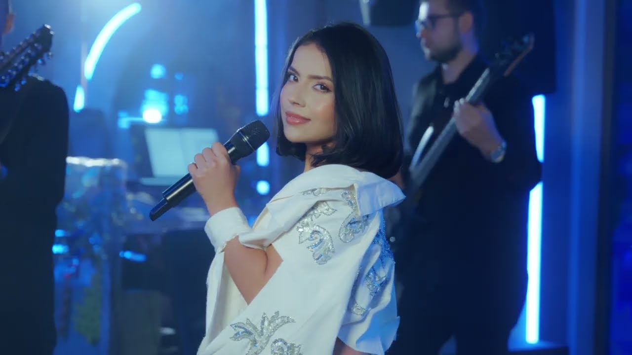 Watch AIDA CORTES - JURO on YouTube Watch AIDA CORTES - JURO on YouTube