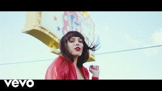 Vignette de la vidéo "Emily Vaughn - MOOD"