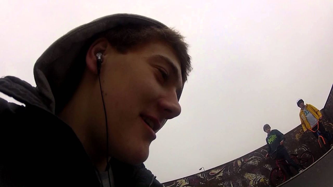 SKATEBOARDING-BAIL!!