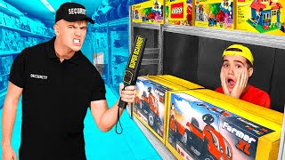 PLAYING HIDE AND SEEK IN THE TOY STORE screenshot 5