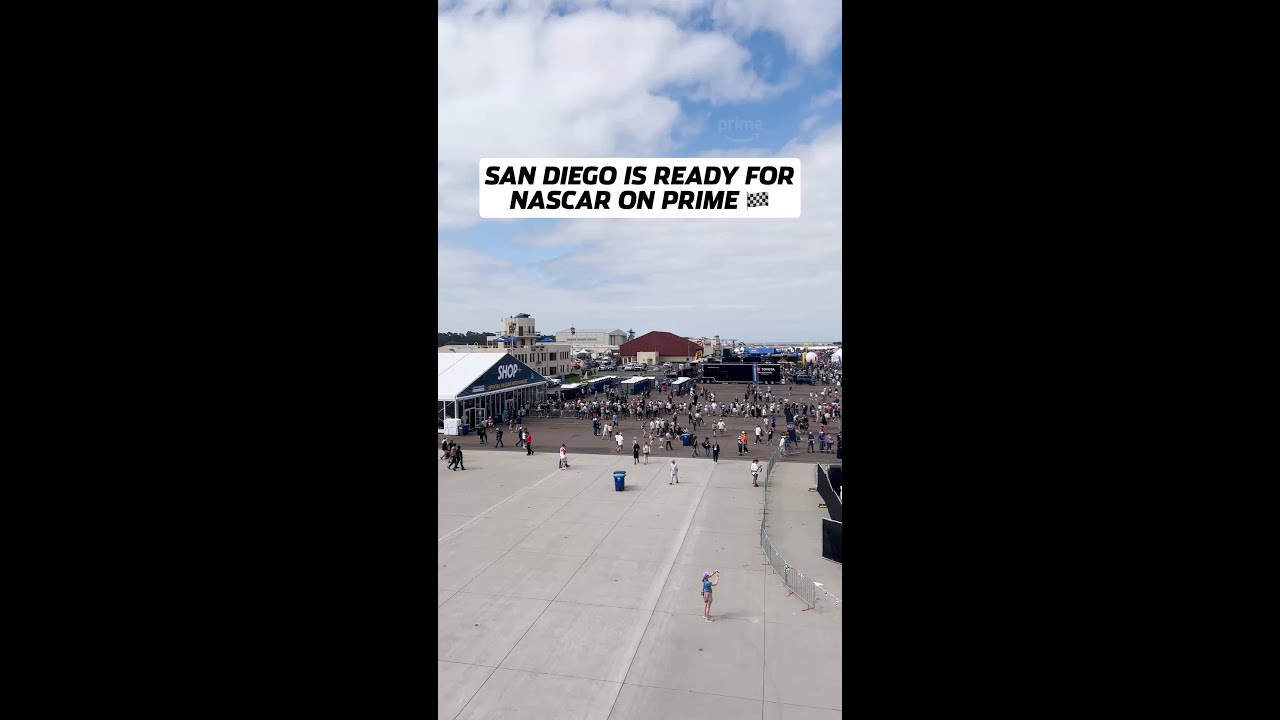 Fans already filing in to Naval Base Coronado ๐