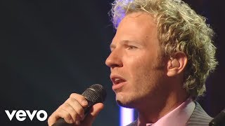Gaither Vocal Band, Ernie Haase & Signature Sound - Love Is Like a River [Live] chords