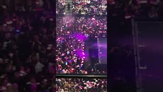 221211 BLACKPINK BORN PINK WORLD TOUR in Paris - Crowd waiting for girls