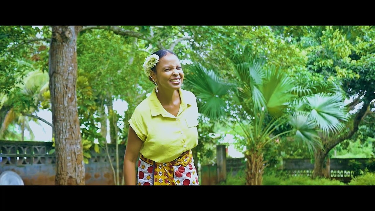 AMY BOURA Mora Mora ( Clip Officiel )