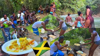 River vibes 10lb chicken 15lb rice cooking for about 35 people yard man style
