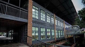 Shipping containers used to build school in #Kenya #upcyclingideas #shippingcontainer #tembeakenya
