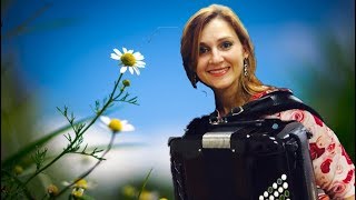 ЦЫГАНОЧКА ❤️Исполняет ОЧАРОВАТЕЛЬНАЯ Анастасия БУРМИСТРОВА ☀️Gipsy accordion╰❥Anastasia BURMISTROVA chords