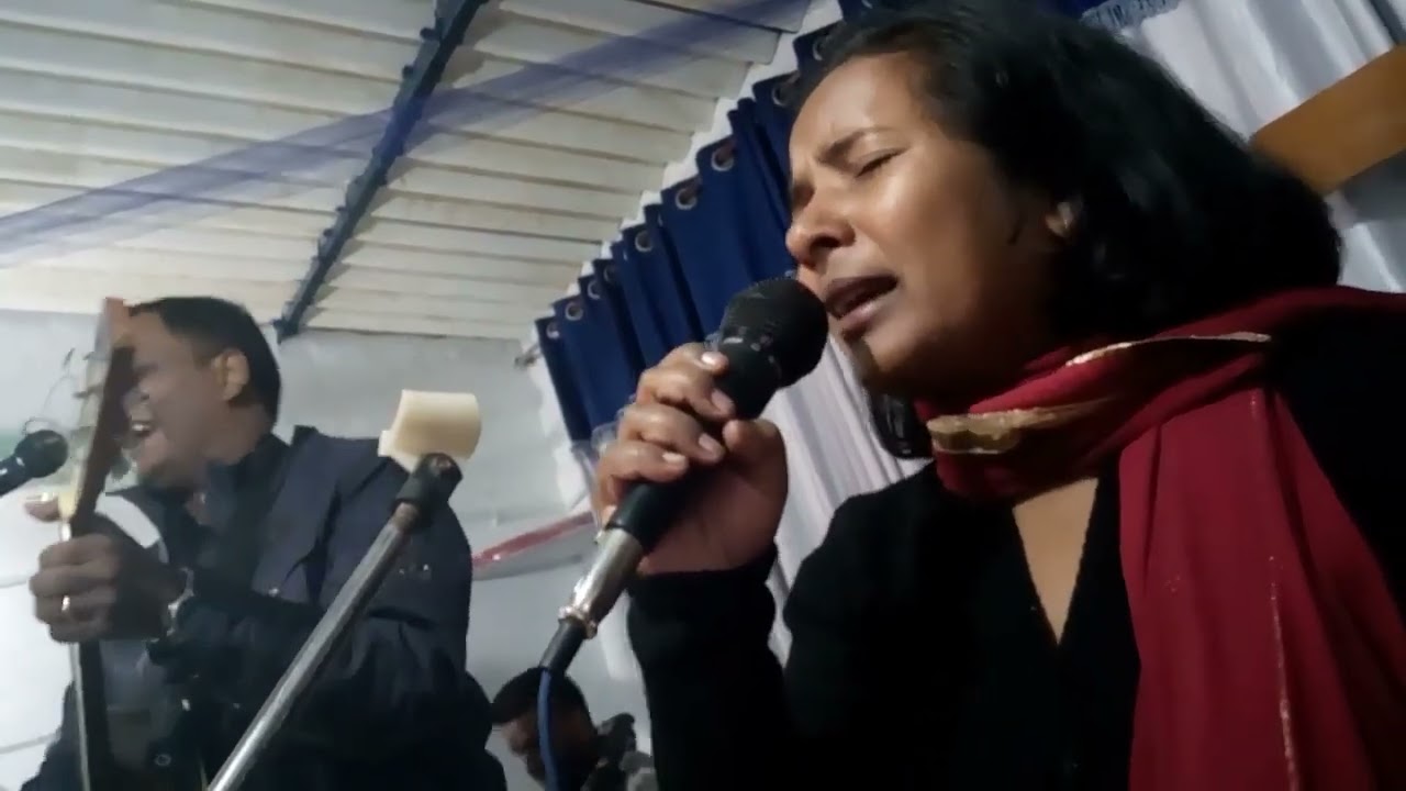 Tere Naam Ke Liye Jiyen Hum   Pastors Golden and Deena Bhengra