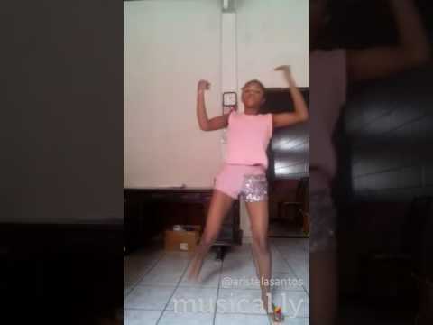 menina dança