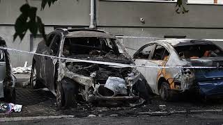 Zapalio se automobil u Lopatinečkoj ulici vatra je zahvatila i dva susjedna auta Zapalio se automobil u Lopatinečkoj ulici vatra je zahvatila i dva susjedna auta