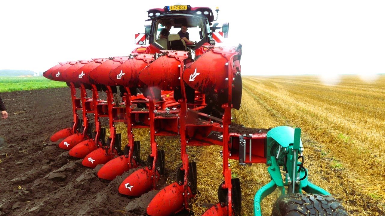 Ploegen met de acht schaar Kverneland Ecomat On-land ploeg