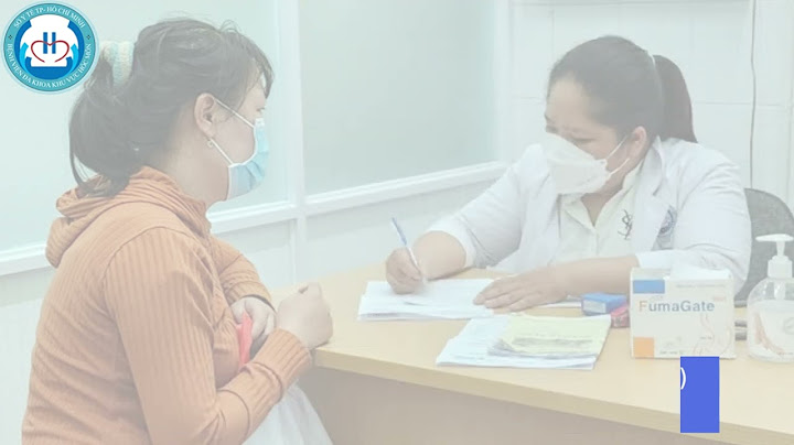 Bàn hướng dẫn đăng ký khám chữa bệnh