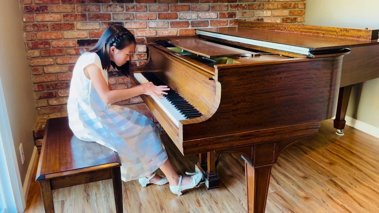 W. A. Mozart : Sonata in F Major, KV 332, III. Allegro assai | (Piano Cover) Stelly Fong, 11