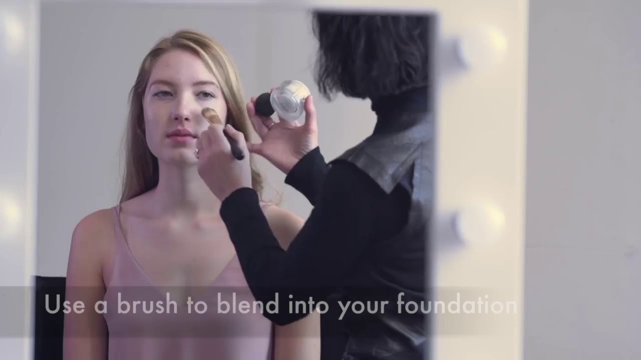 Covering skin imperfections by Veil Cover Cream