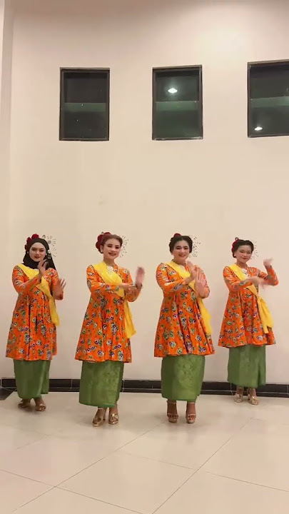 Lagu Gincu Merah Muda