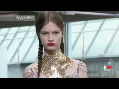 Vídeo: Desfile de moda do Prada Resort 2018