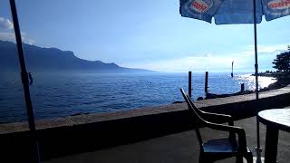 Iltakahvilla Lausannessa