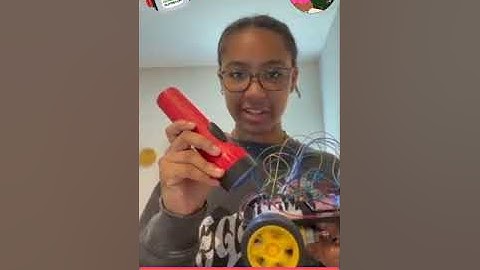 Hailey made a light tracking robot. #BlackInRobotics #NoireSTEMinist