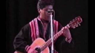 Video thumbnail of "MAYA ANDINA Negro corazon (chuntunqui) Juan Inti Limachi 1991 SACEM-FRANCE"