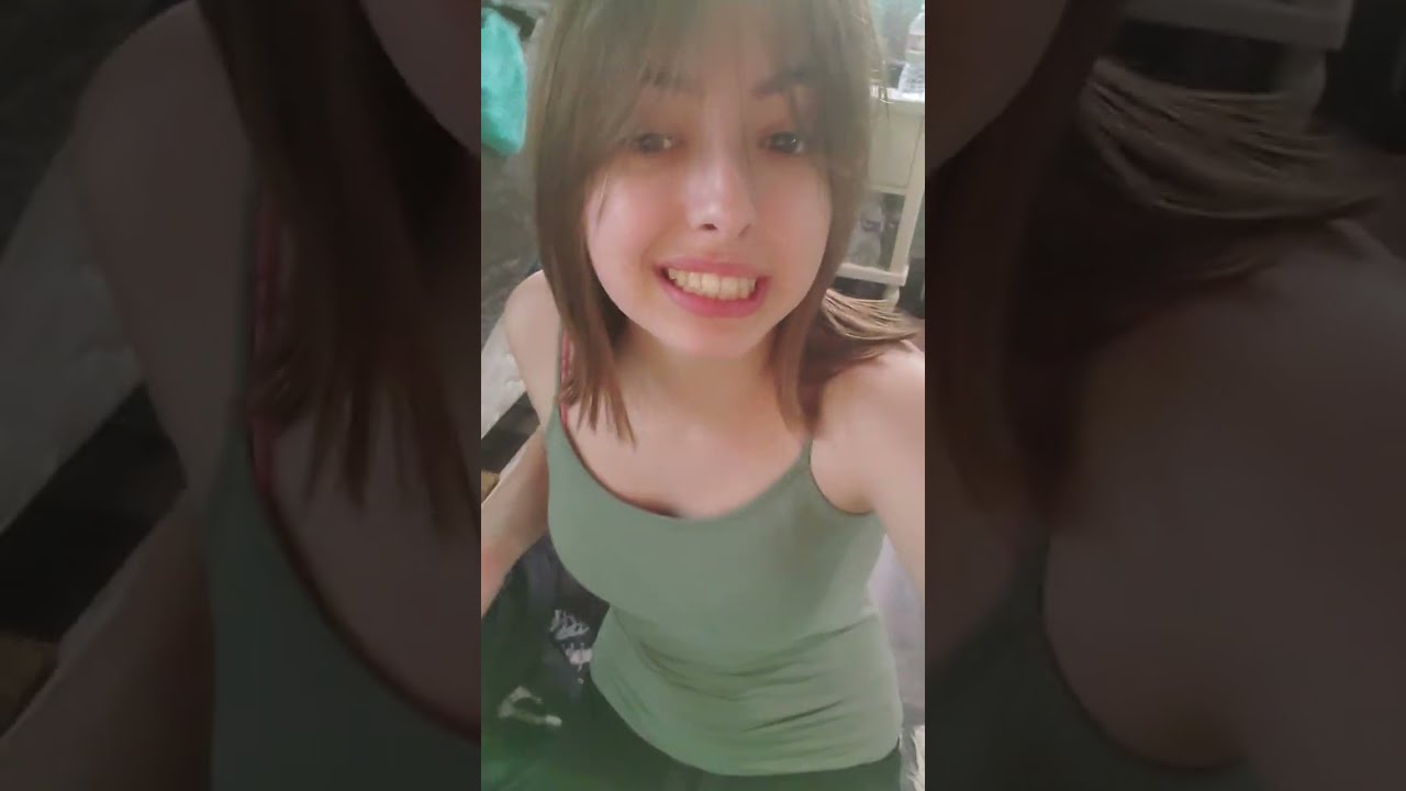 went to rue 21 and got a bunch of new clothes 😁👍