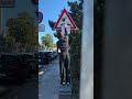 Verdächtiger gesucht! 🚨 Der Person drohen bei Haftantritt gratis Einkäufe und zwar LEBENSLÄNGLICH! 👀