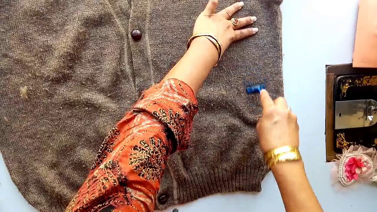 Quick way to remove fuzzy sweater pilling through razor YouTube