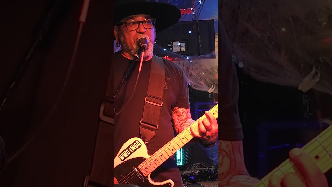 Mira Dumas Walker (The Kentucky Headhunters) feat. Danny Ramirez with the Hillbilly Demons en YouTube Mira Dumas Walker (The Kentucky Headhunters) feat. Danny Ramirez with the Hillbilly Demons en YouTube