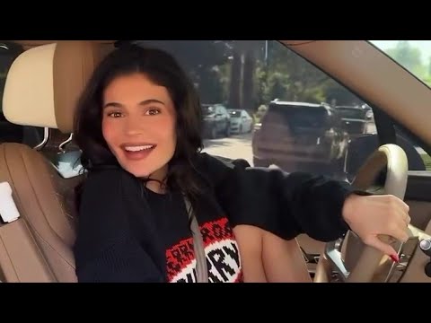 Kylie Jenner with her daughter and friends went for a snack