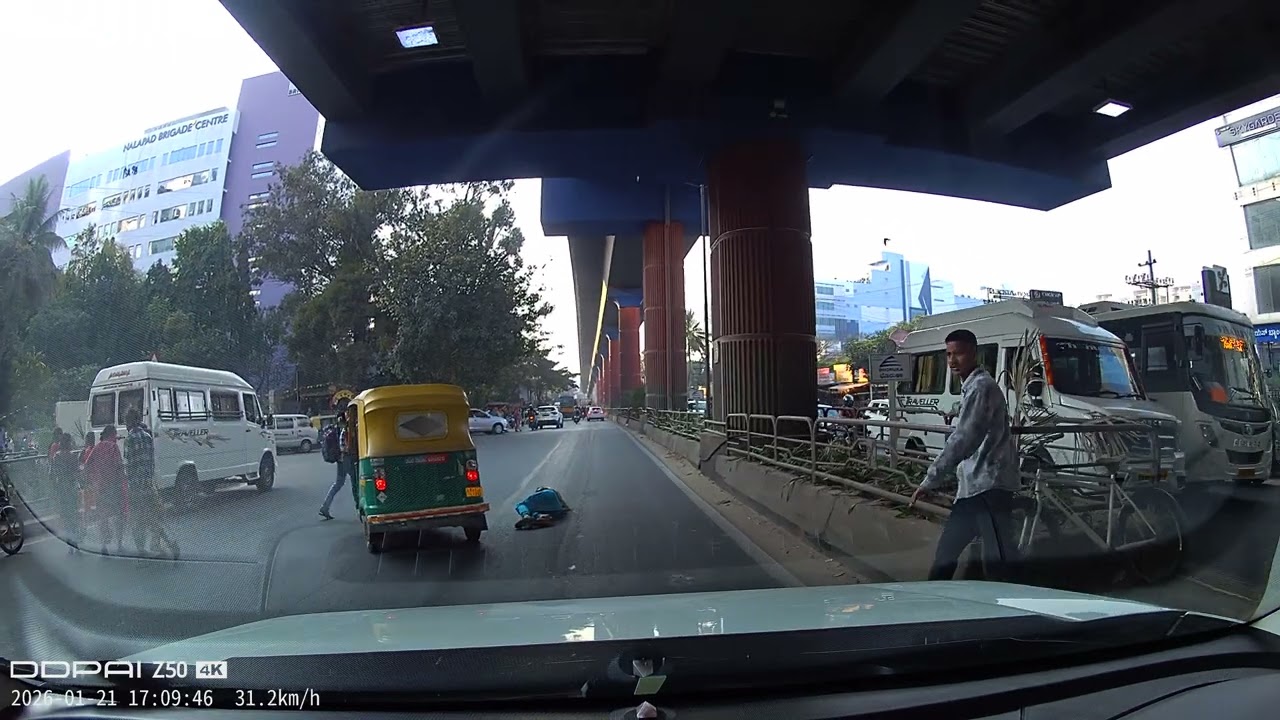 Road Safety Alert: Auto Hits Woman on ITPL Main Road, Bengaluru | 21 Jan 2026